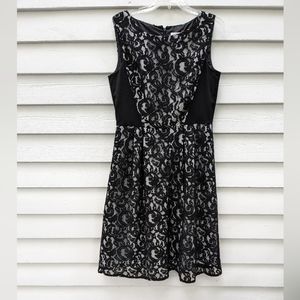 Calvin Klein Black and White Sleeveless Dresa